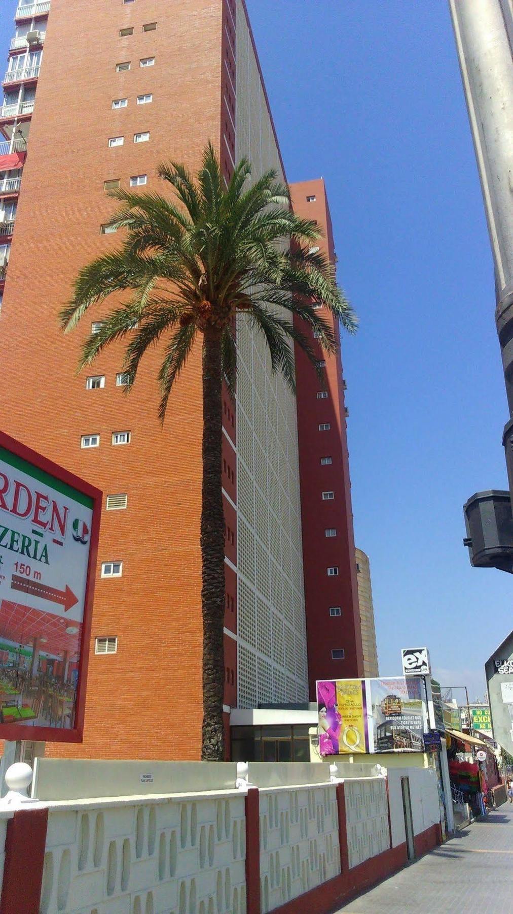 Blue Sky Apartment Бенидорм Екстериор снимка