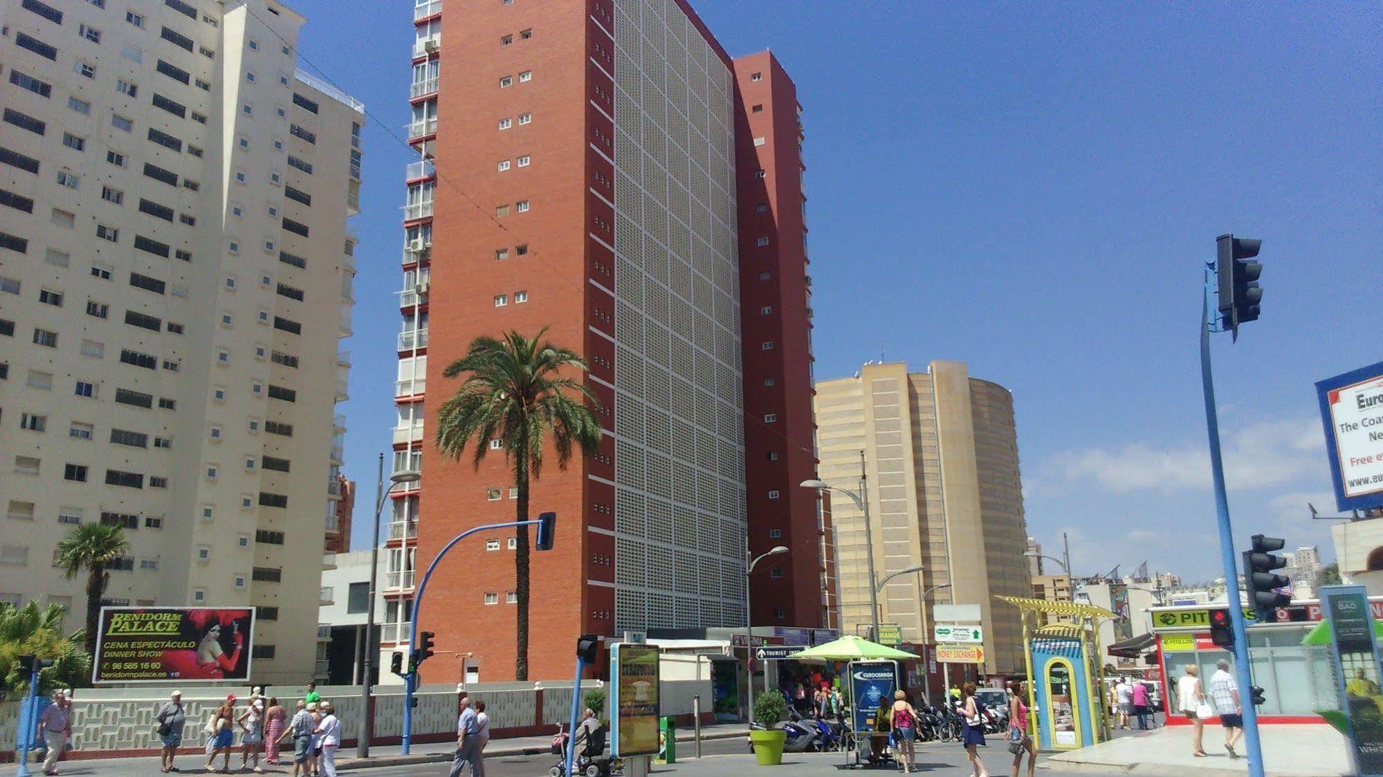 Blue Sky Apartment Бенидорм Екстериор снимка