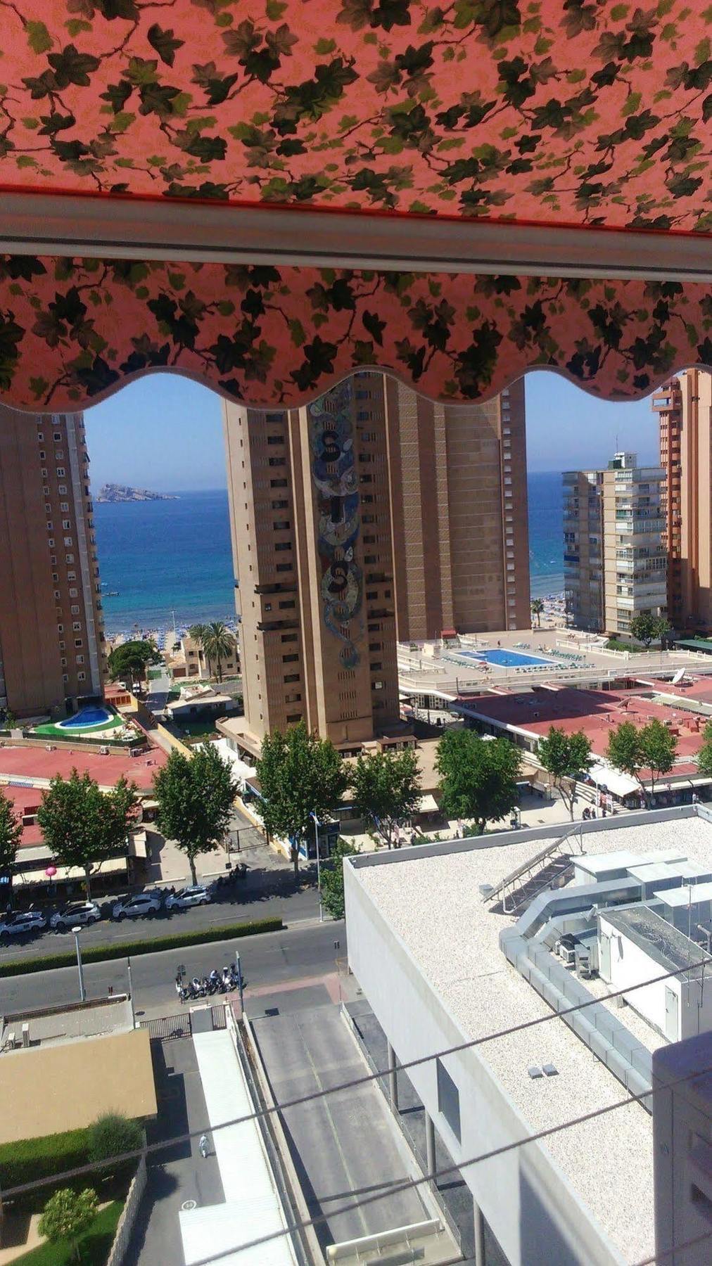 Blue Sky Apartment Бенидорм Екстериор снимка